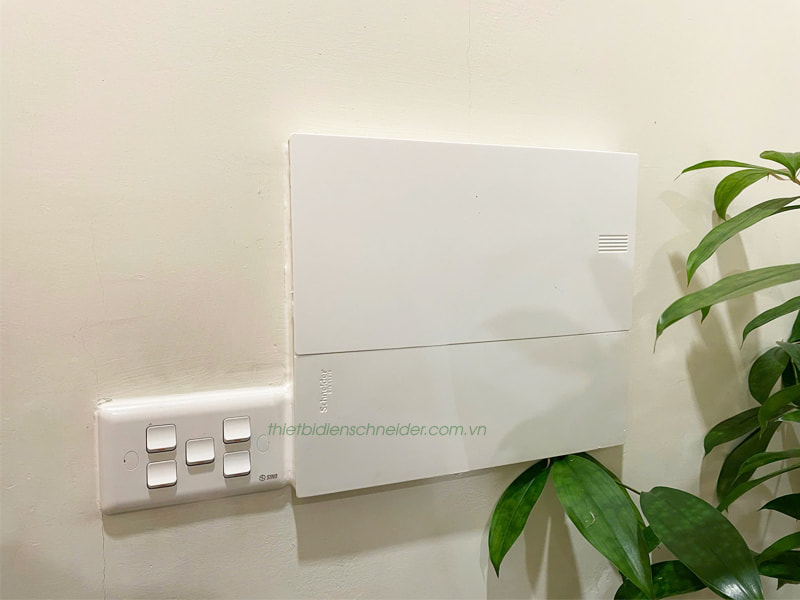 Lắp đặt thực tế tủ điện âm tường Schneider